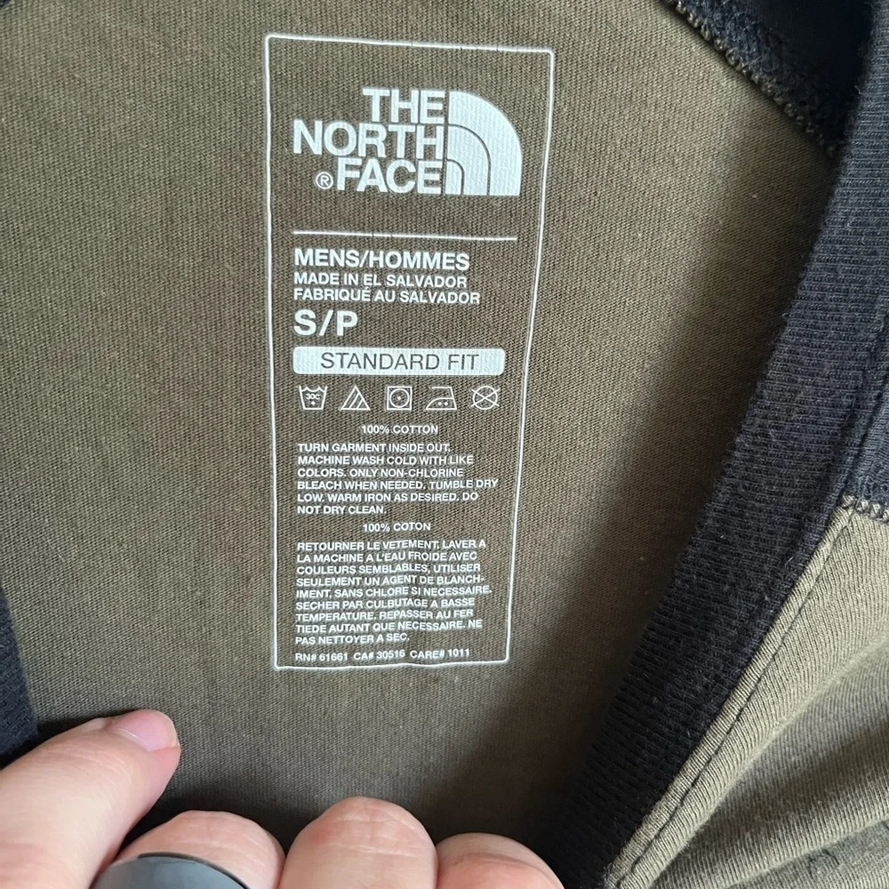 Men’s S Green/Black The North Face Standard Fit Graphic Print 3/4 Sleeve Shirt